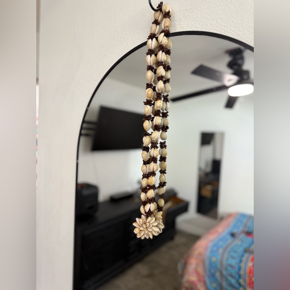 Vintage Shell Lei Necklace – Ocean’s Sweet Serenade